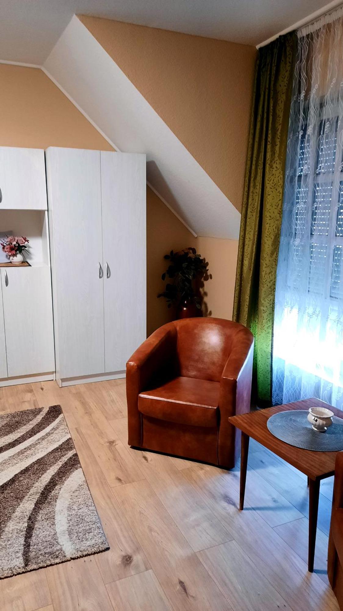 Leander Vendeghaz Hotell Gyenesdiás Exteriör bild